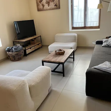 Charming Master House With Private Pool Quarante