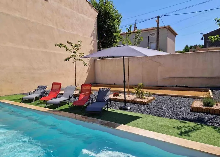 Dom wakacyjny Charming Master House With Private Pool Quarante