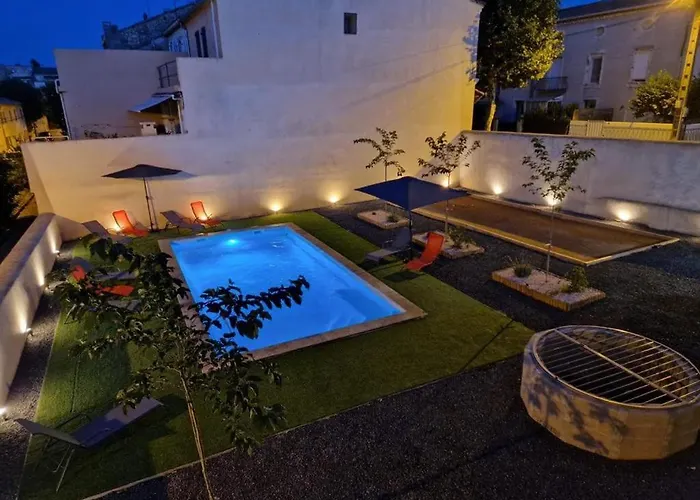 Dom wakacyjny Charming Master House With Private Pool Quarante