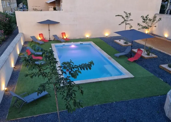 Dom wakacyjny Charming Master House With Private Pool Quarante